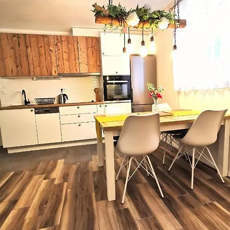 Colors Apartment Split