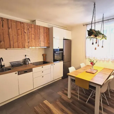 Colors Apartment Split